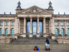 Vorm Deutschen Bundestag